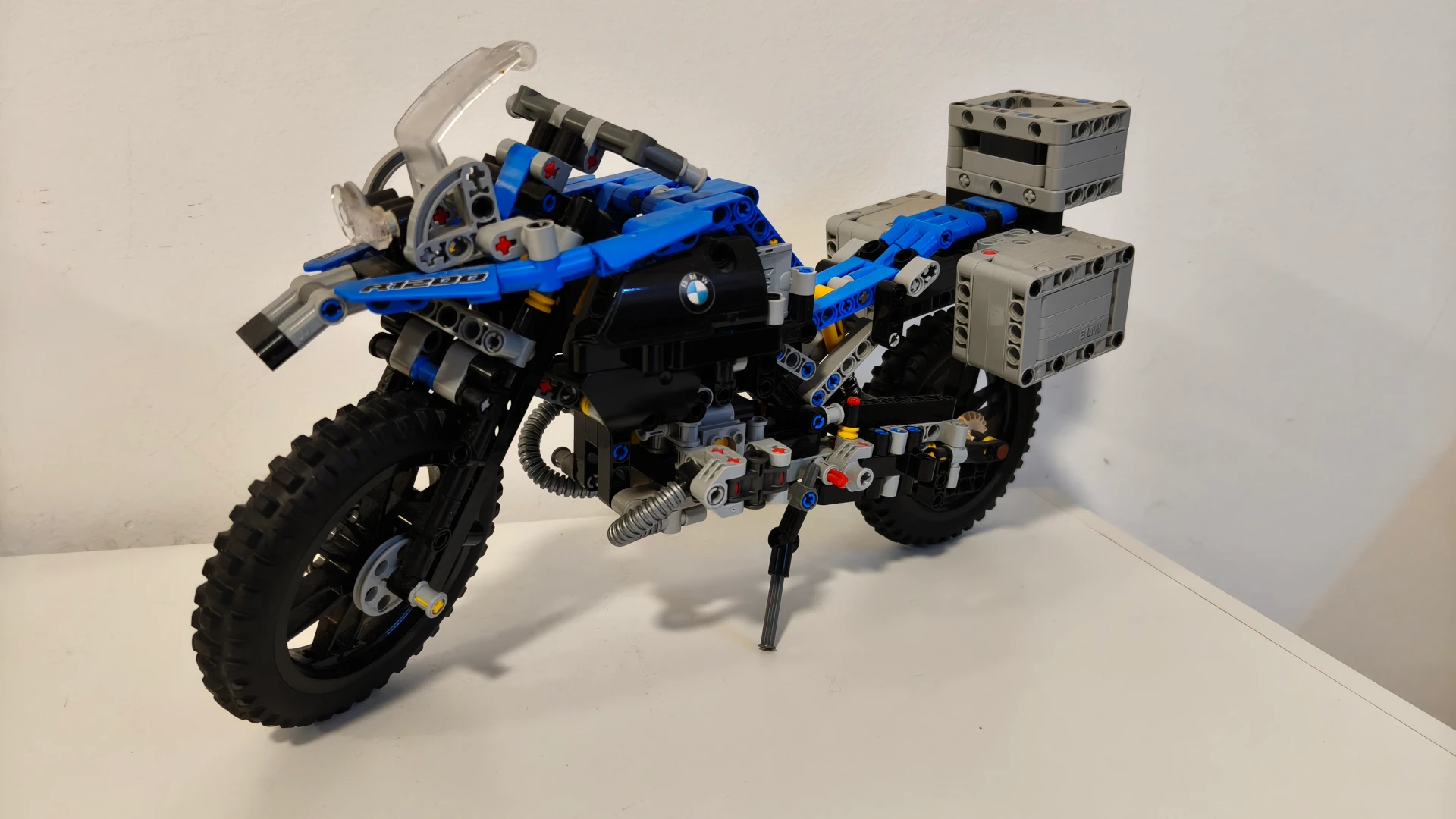 Confronto Composition vs Inheritance con LEGO Technic